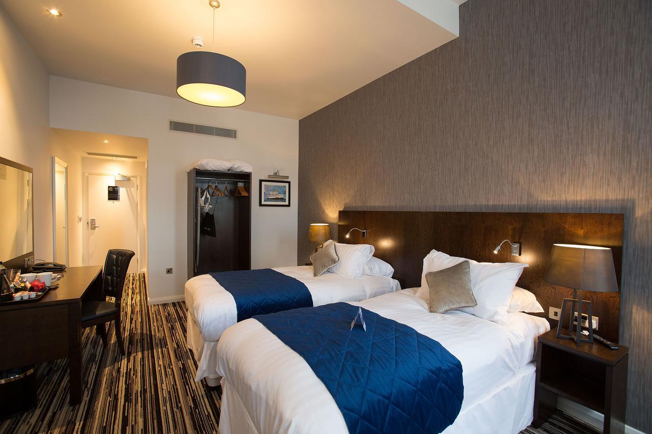 Hotel The Furness Railway Wetherspoon Barrow-in-Furness Esterno foto