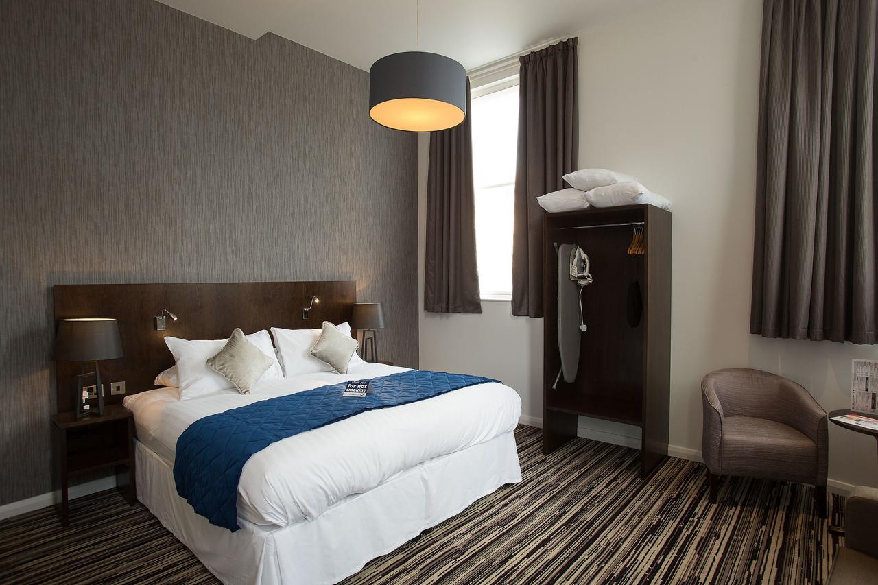 Hotel The Furness Railway Wetherspoon Barrow-in-Furness Esterno foto