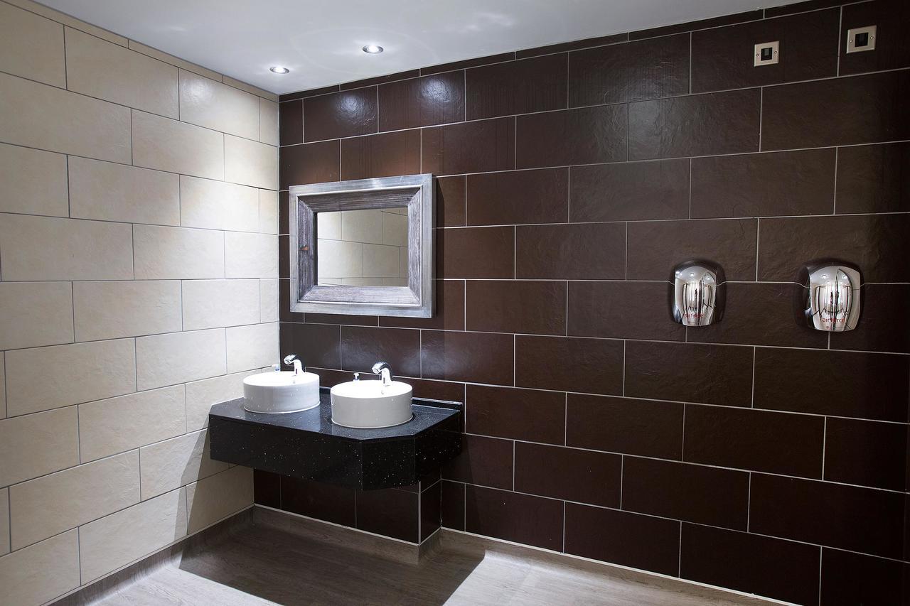Hotel The Furness Railway Wetherspoon Barrow-in-Furness Esterno foto