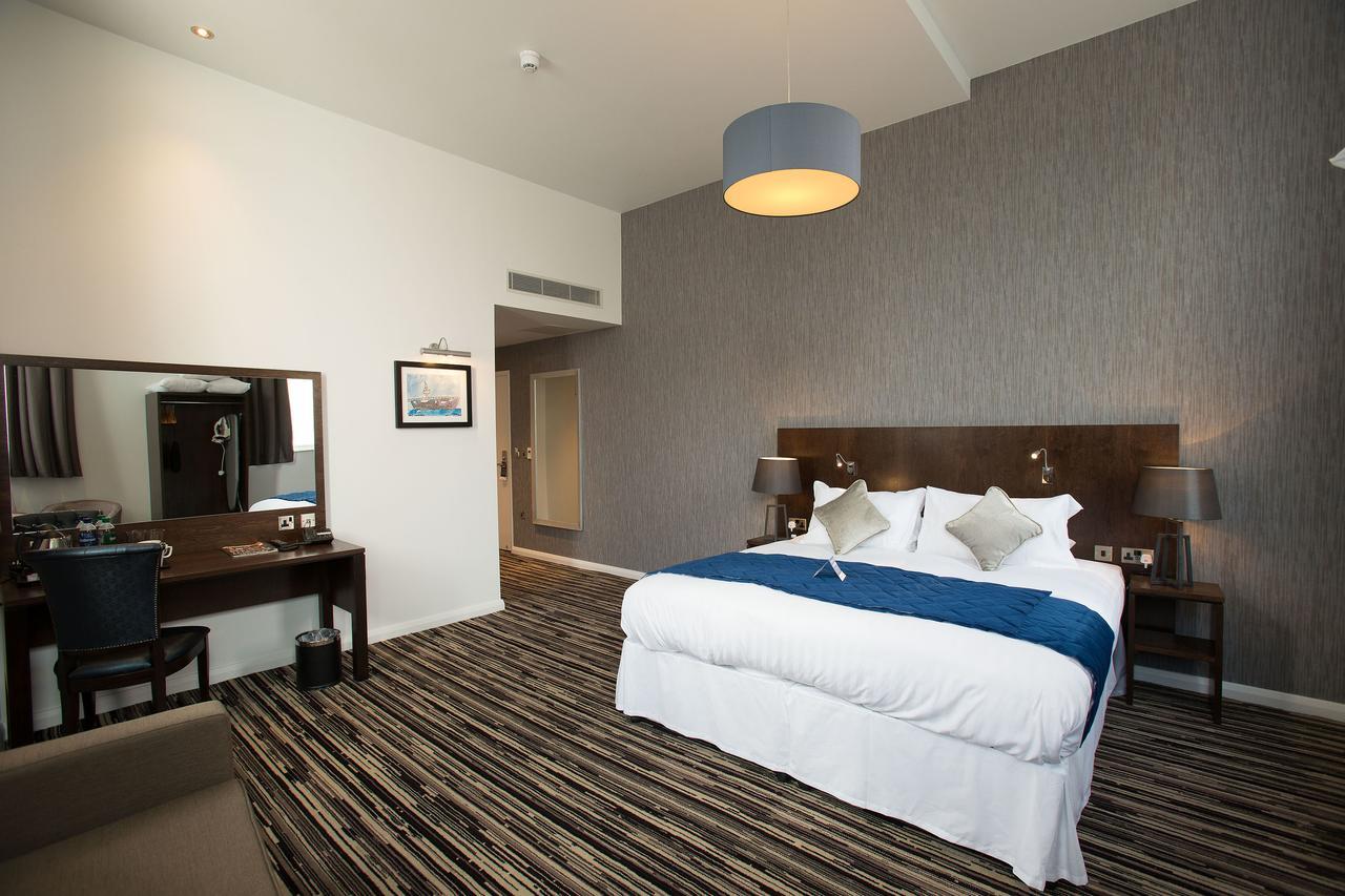 Hotel The Furness Railway Wetherspoon Barrow-in-Furness Esterno foto