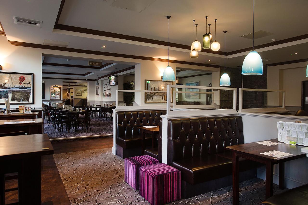 Hotel The Furness Railway Wetherspoon Barrow-in-Furness Esterno foto