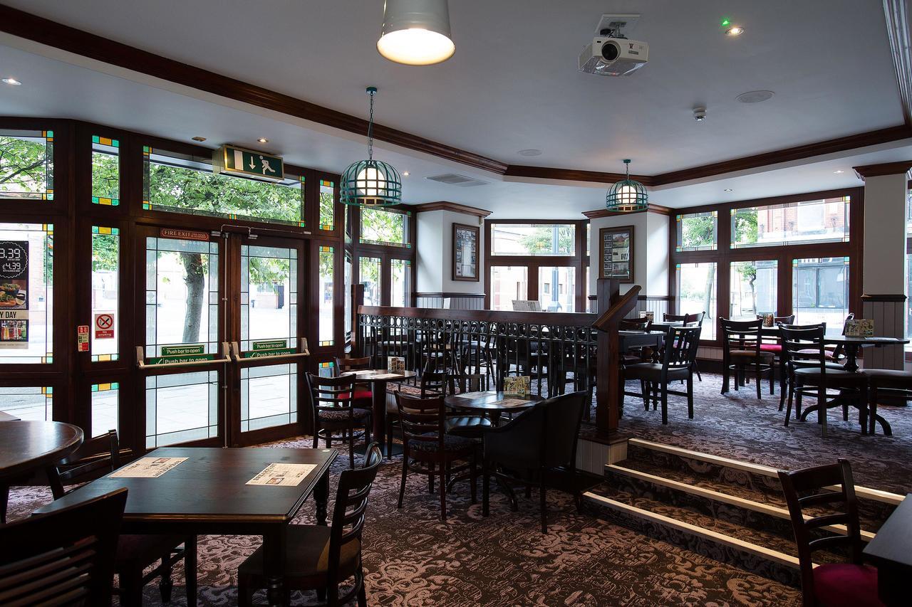Hotel The Furness Railway Wetherspoon Barrow-in-Furness Esterno foto